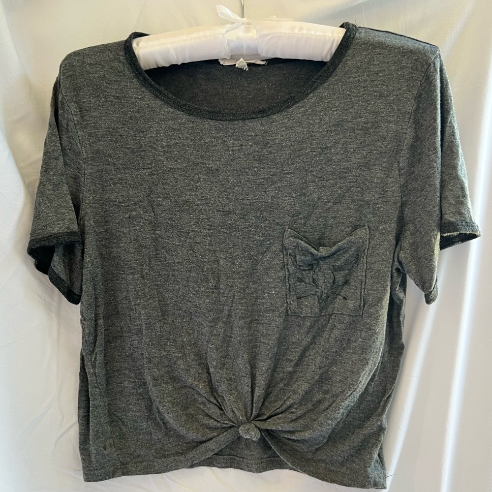 Comfortable and soft dark grey T-shirt